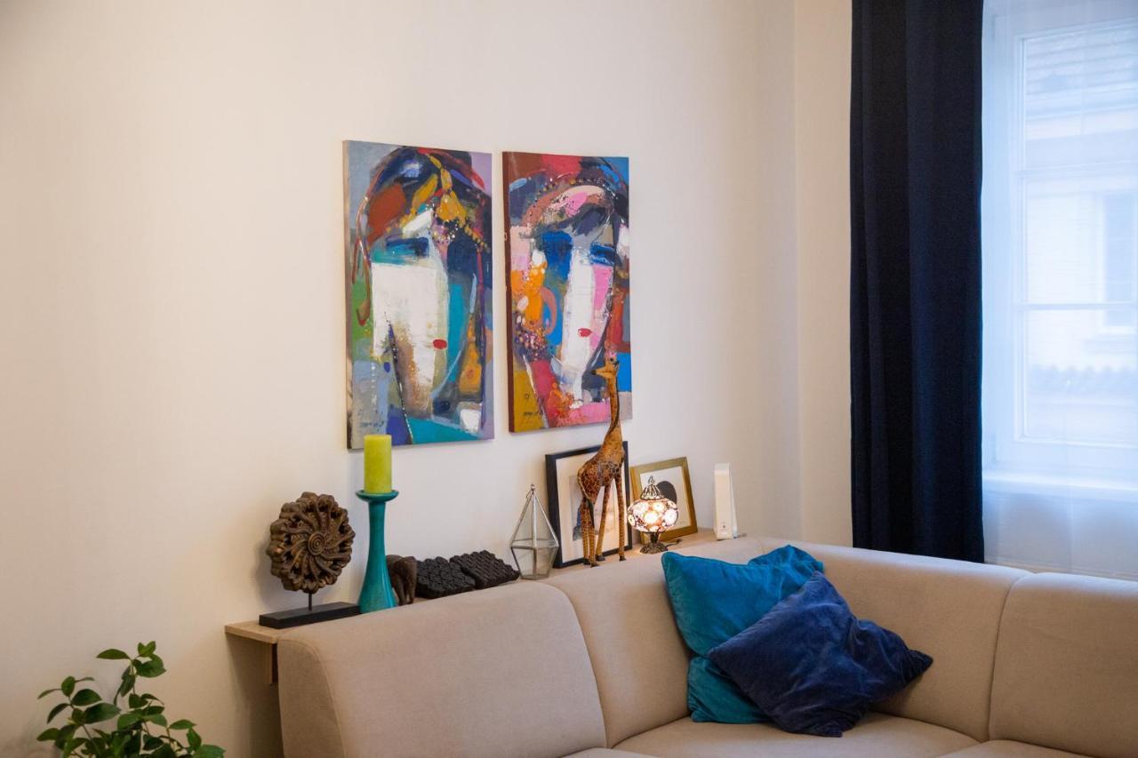 Velky 3-Izbovy Apartman Bratislava-Stare Mesto Exterior photo